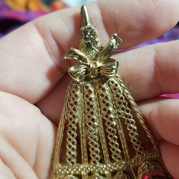 Vintage brooch umbrella Victorian Revival Style Parasol Pin gold tone filigree - Picture 6 of 10